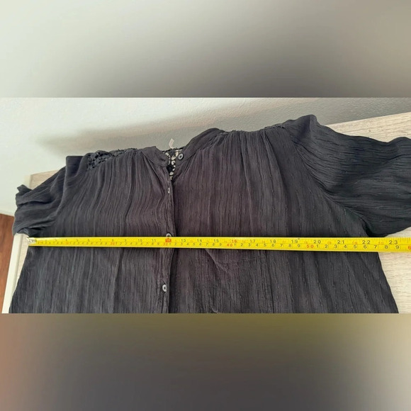 Free People The Best Button Front Blouse Black Crochet Oversized Boho Size XS - Picture 5 of 9